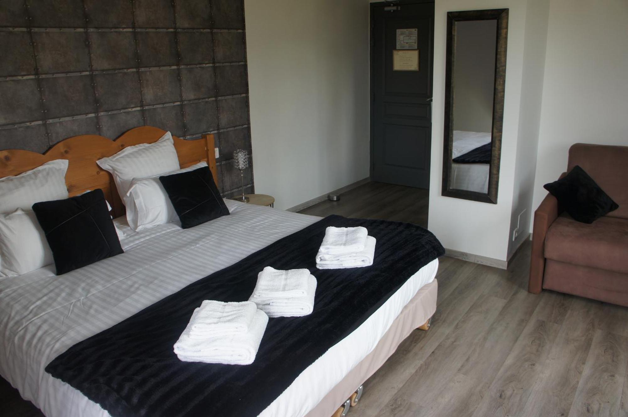 Logis Hotel Auberge De Cartassac Cressensac-Sarrazac Kültér fotó