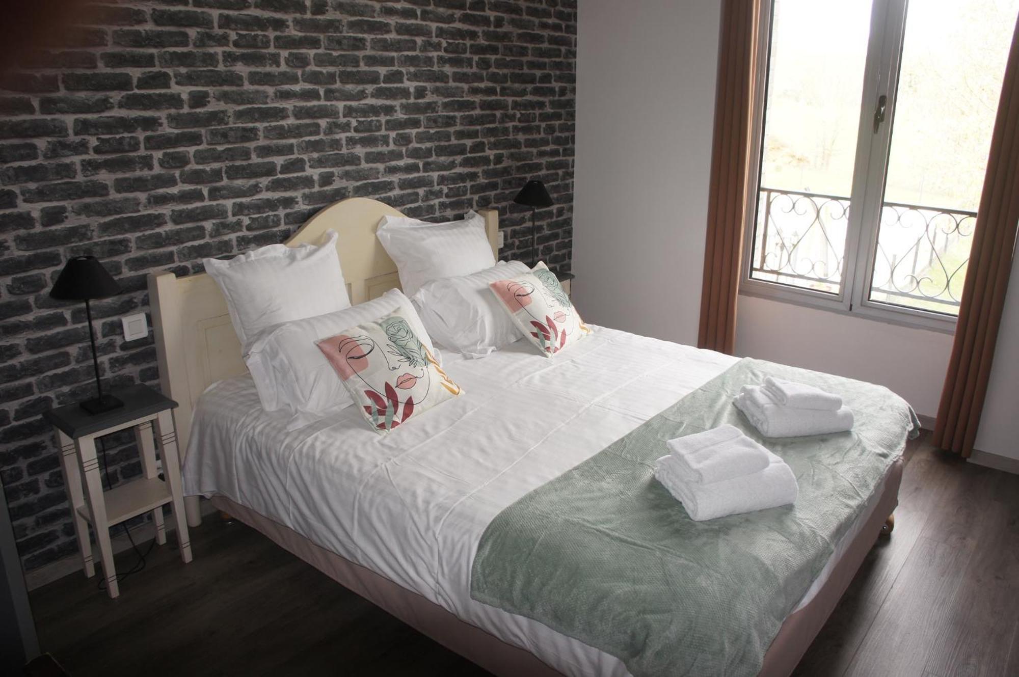Logis Hotel Auberge De Cartassac Cressensac-Sarrazac Kültér fotó