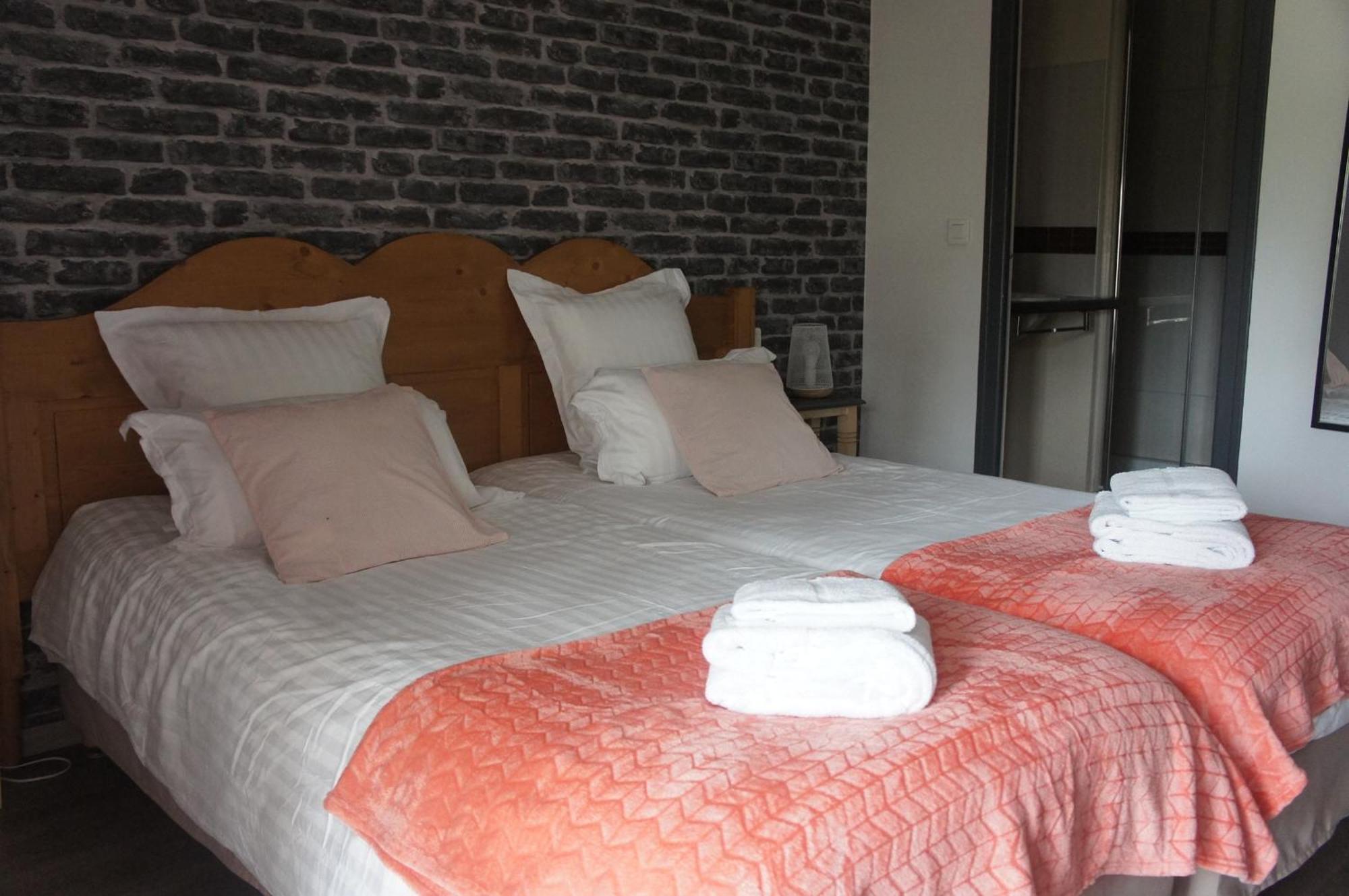 Logis Hotel Auberge De Cartassac Cressensac-Sarrazac Kültér fotó