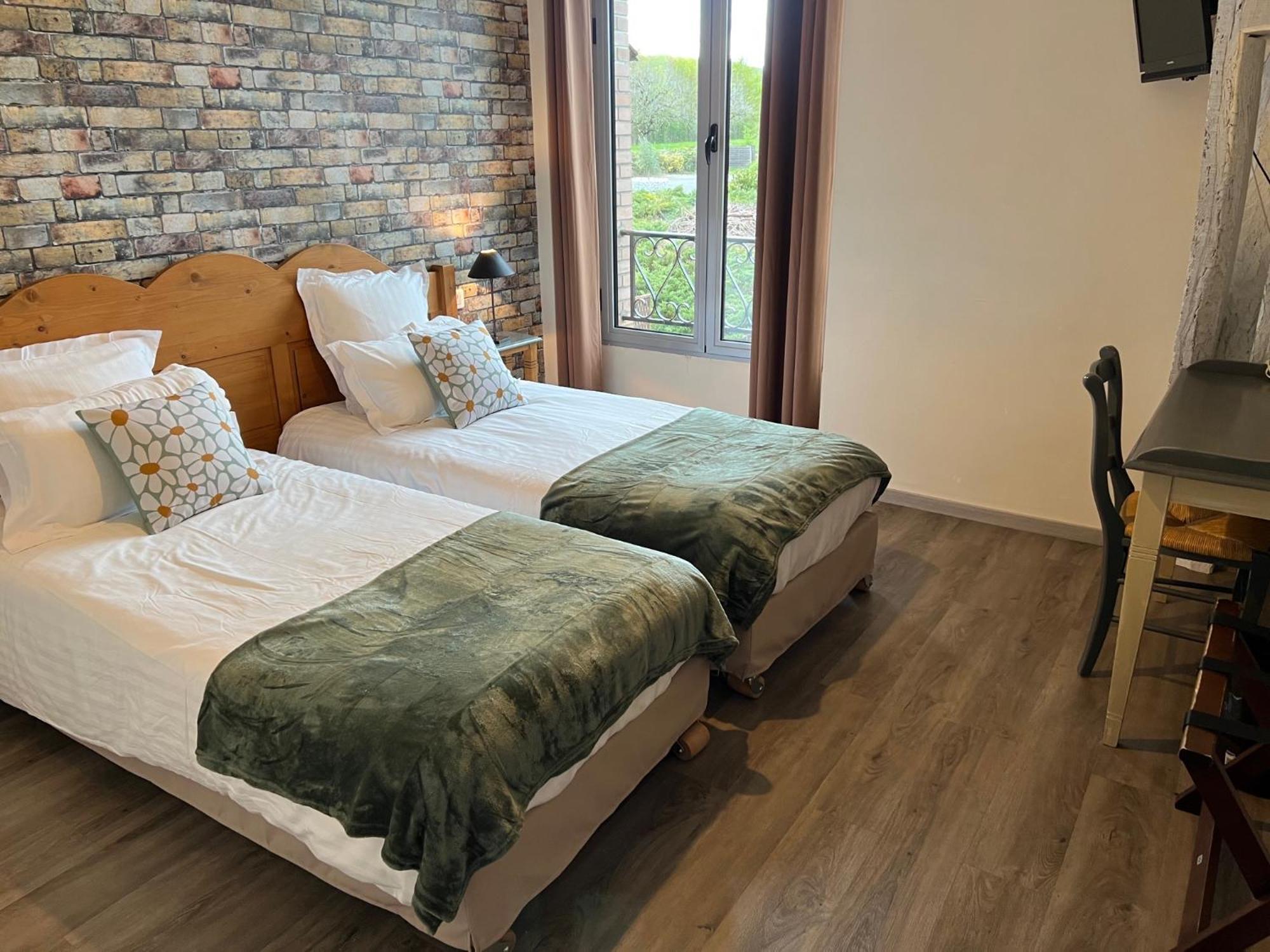 Logis Hotel Auberge De Cartassac Cressensac-Sarrazac Kültér fotó